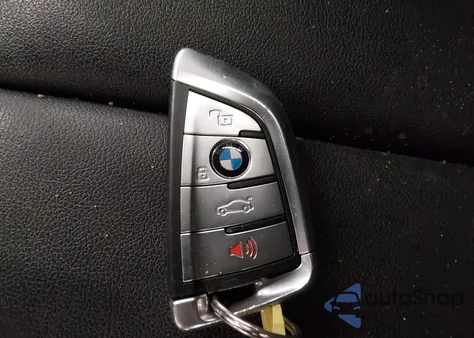 2019 BMW 330I xDrive z USA, uszkodzony, nr VIN WBA5R7C52KAJ78708